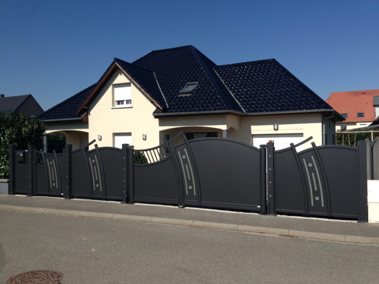 Portail en aluminium sur mesure, style original